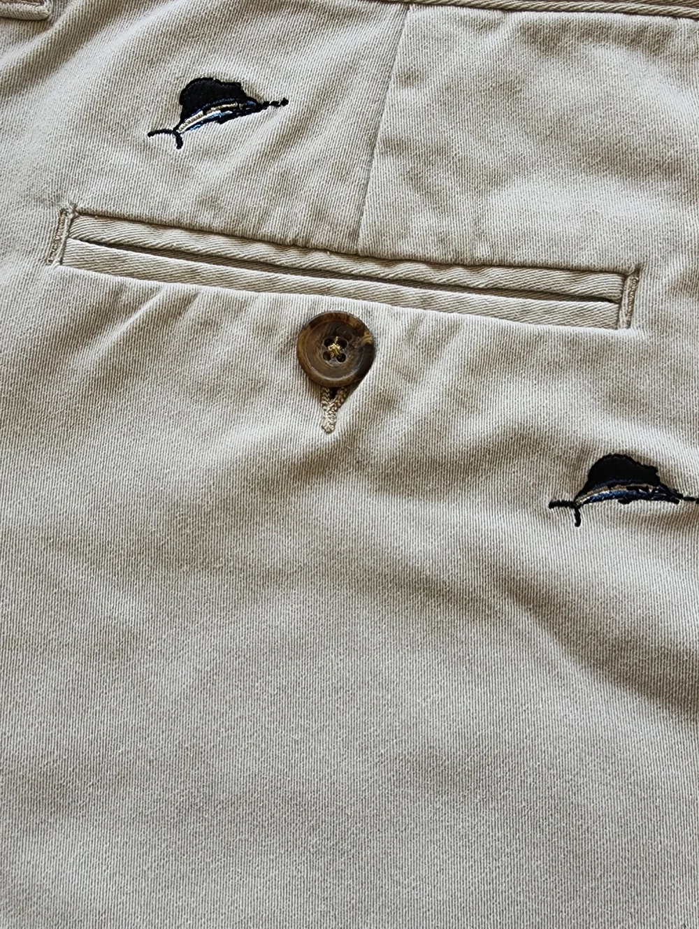 Southern Pines Blue Marlin Embroidered Khaki Shorts Men’s 34